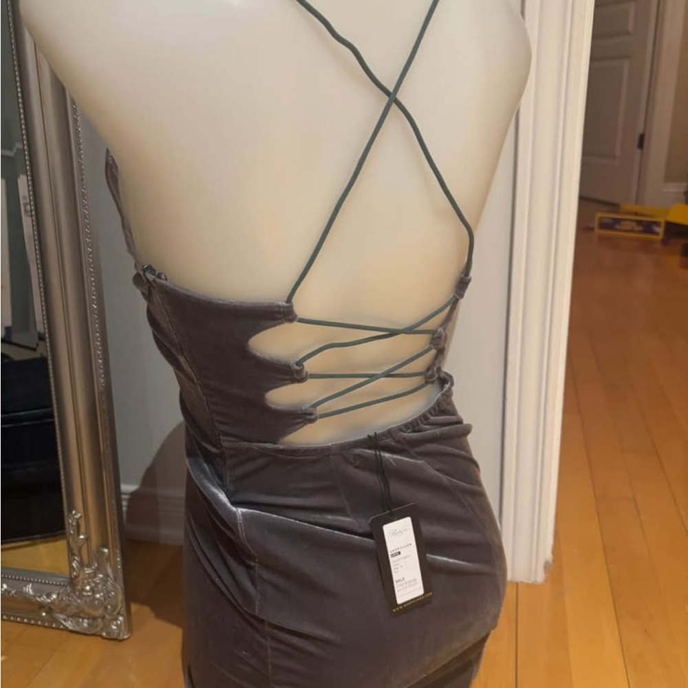 Open-Back Velvet Bodycon Dress - Charcoal Gray